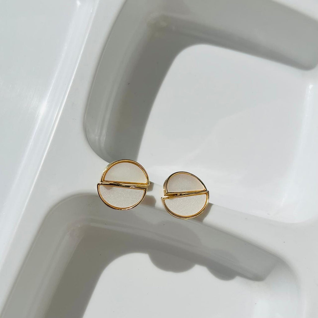 White stone Earrings