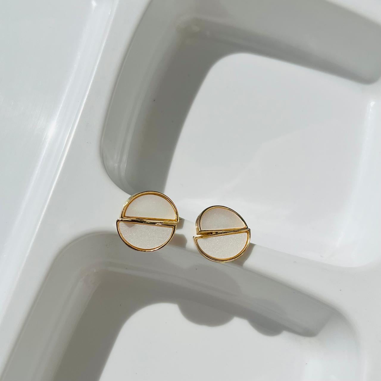 White stone Earrings