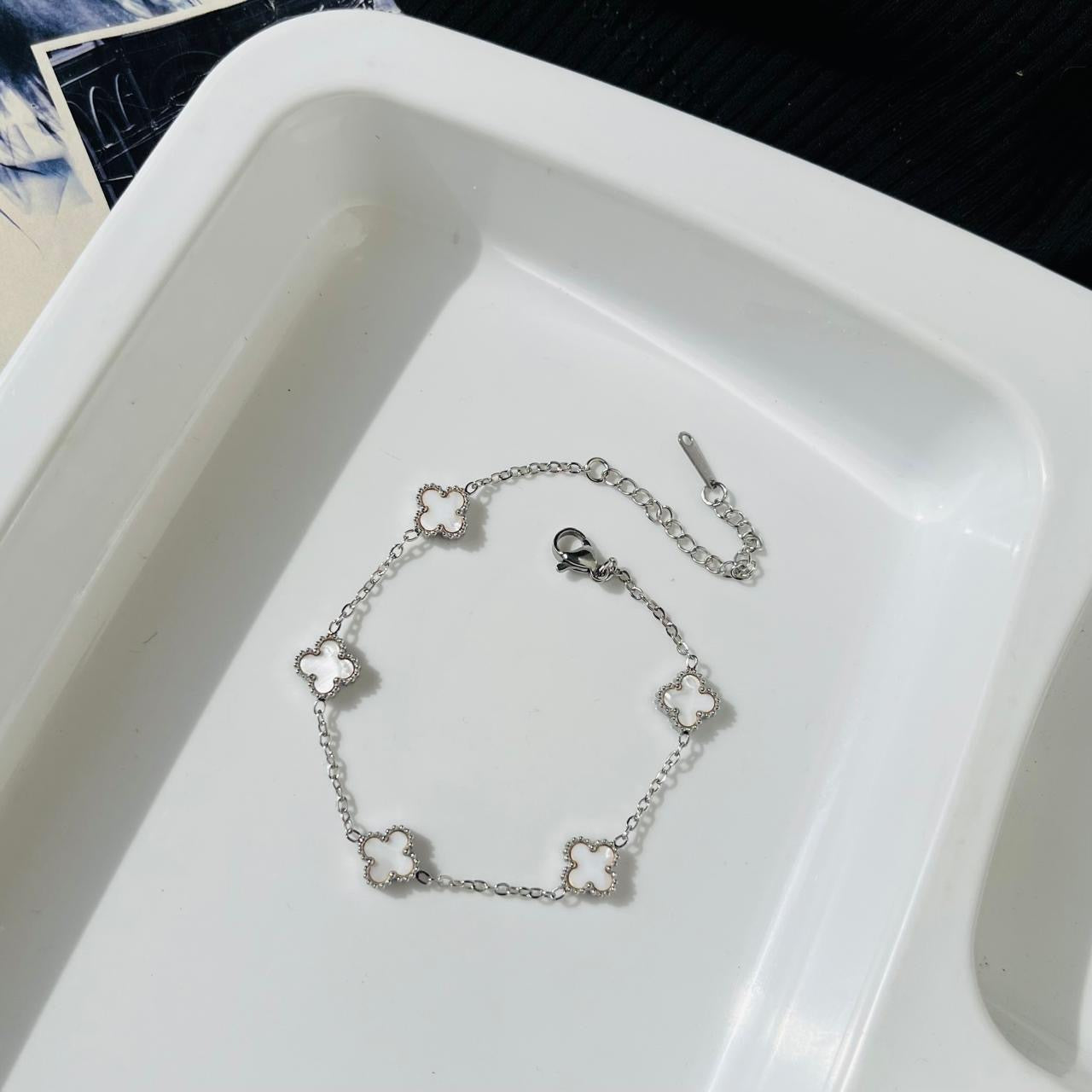 Silver Clover Bracelet ~ Anti Tarnish