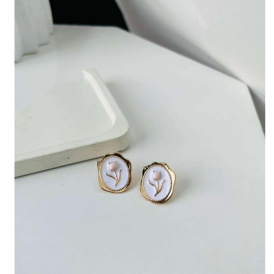Tulip Earrings