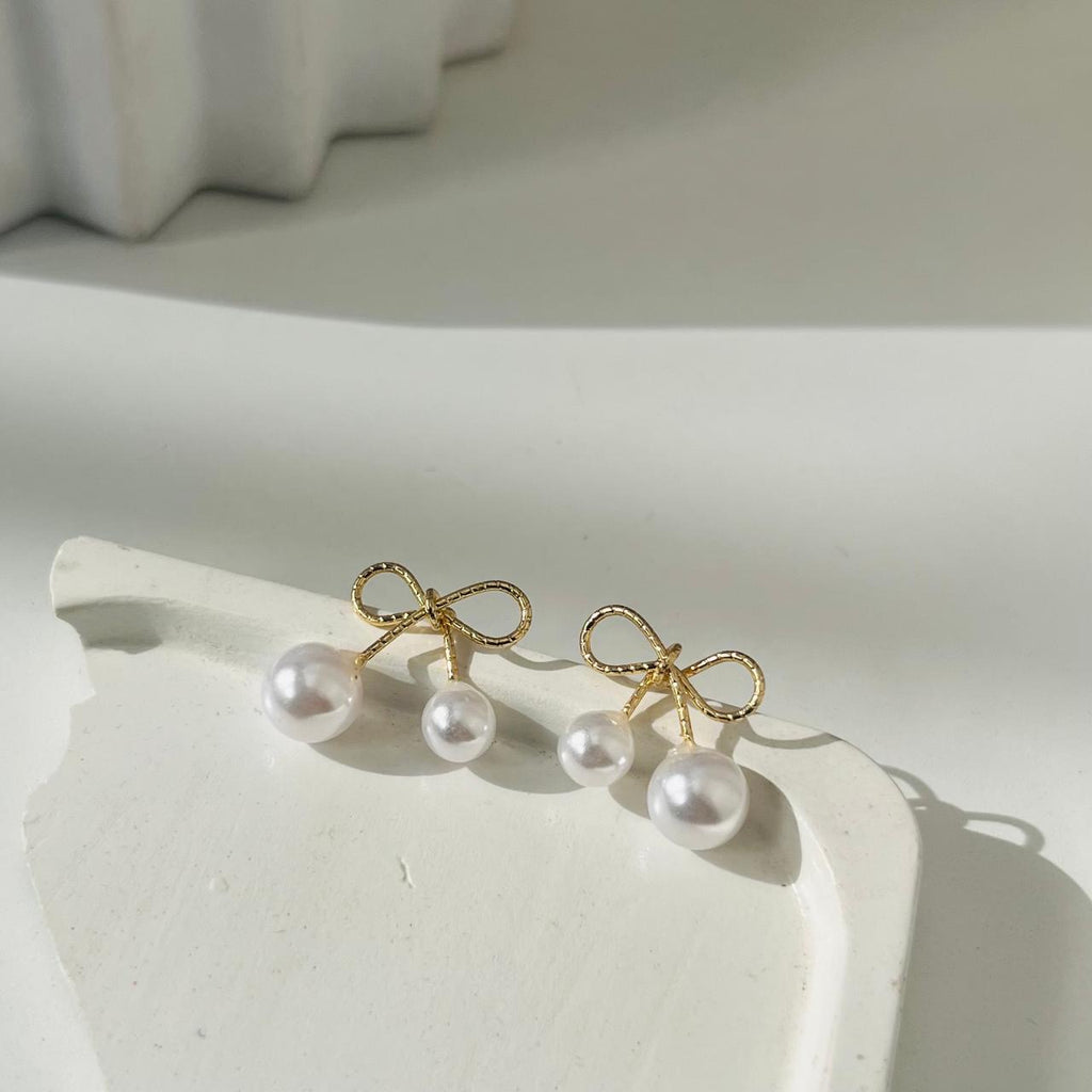 Bow Pearl Earrings