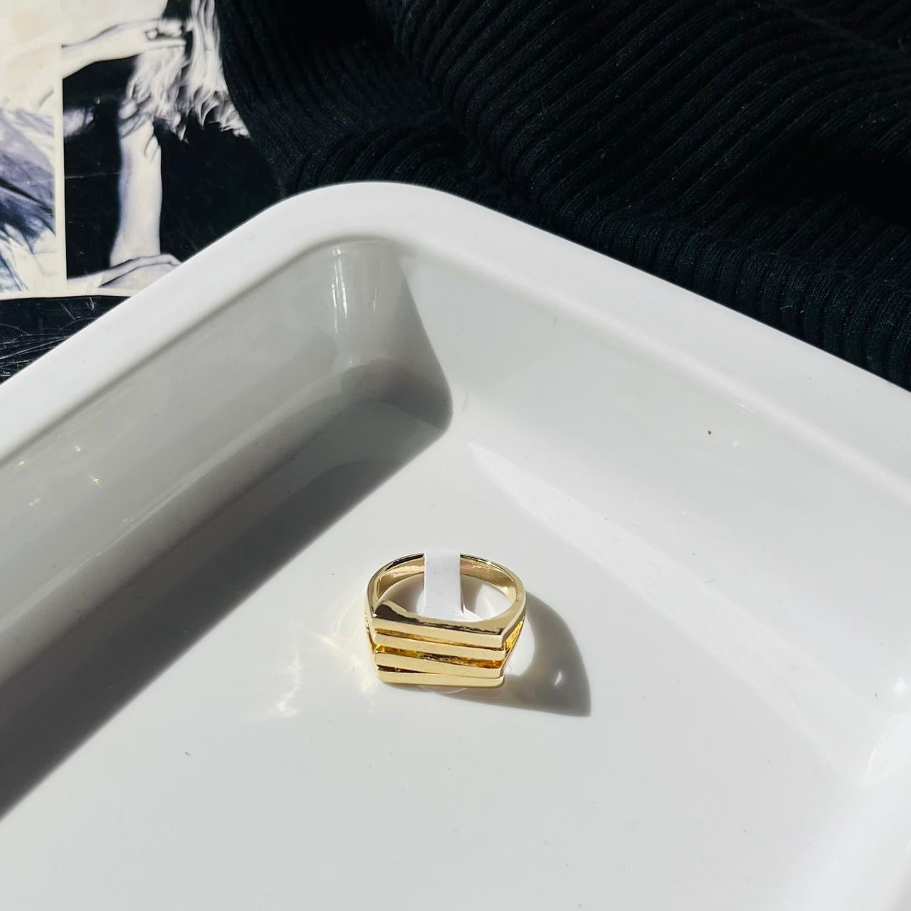 Rhylee Ring ( size 17 )