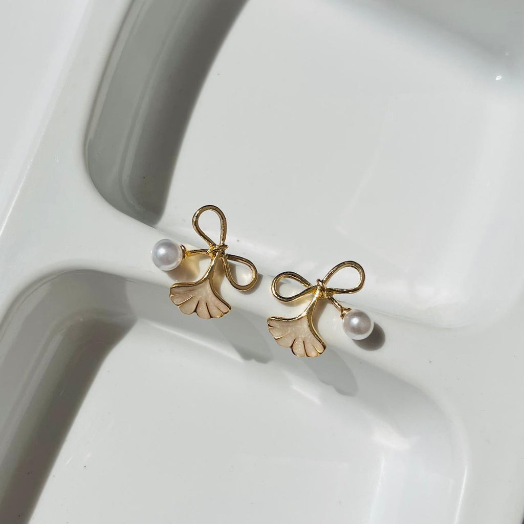 Bow Pearl Shell Earrings