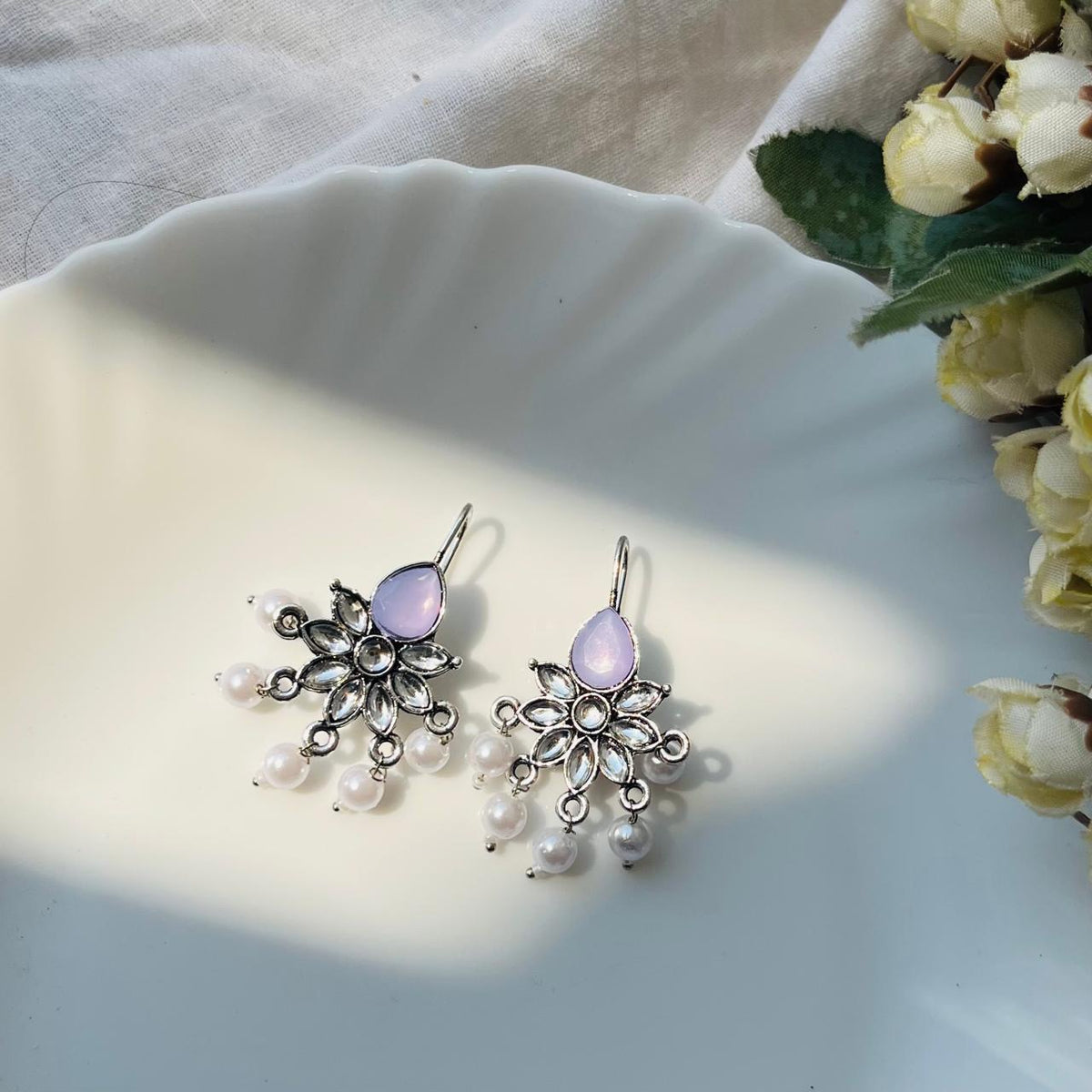 Naina Lilac Earrings