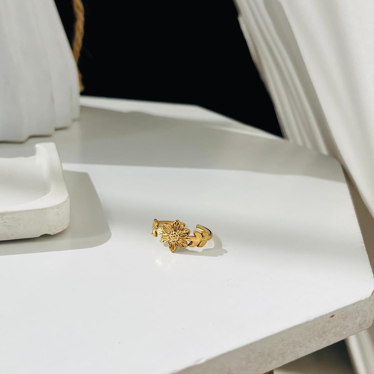 Flower Adjustable Ring ~ Anti Tarnish