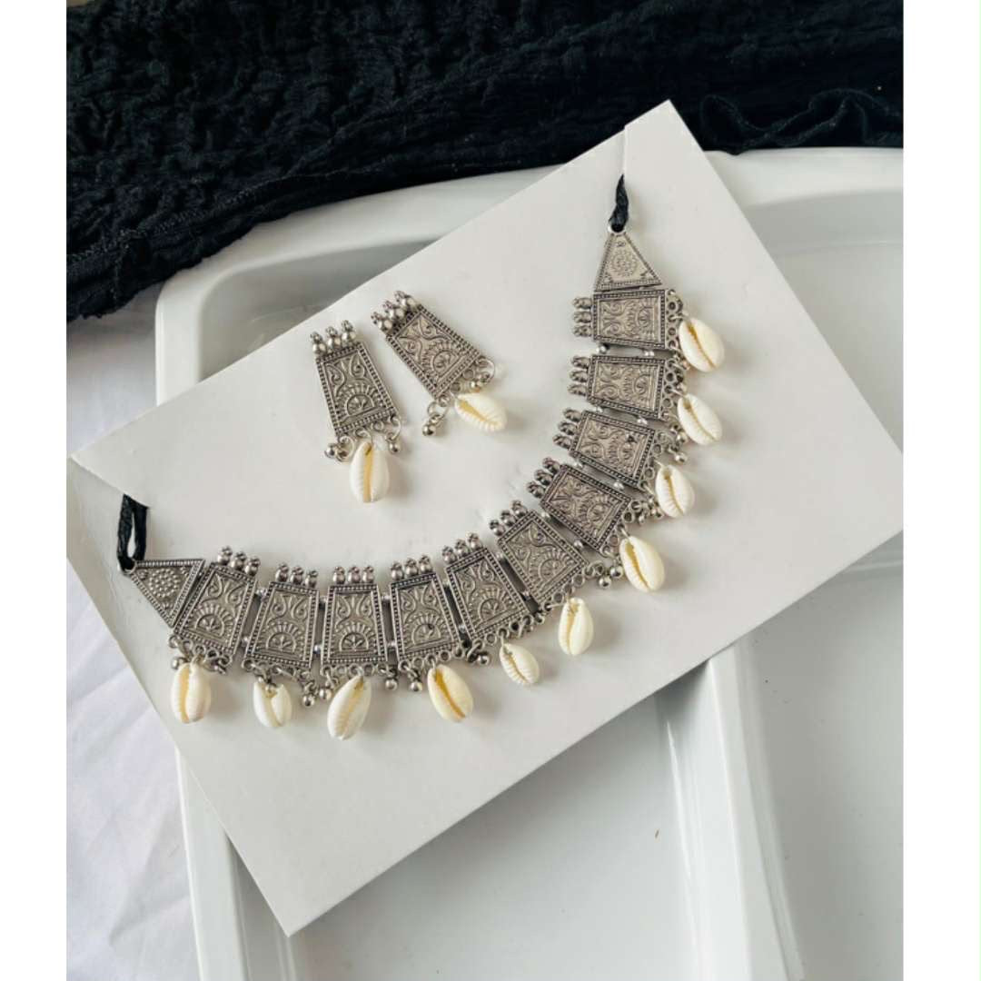Shell Necklace Set