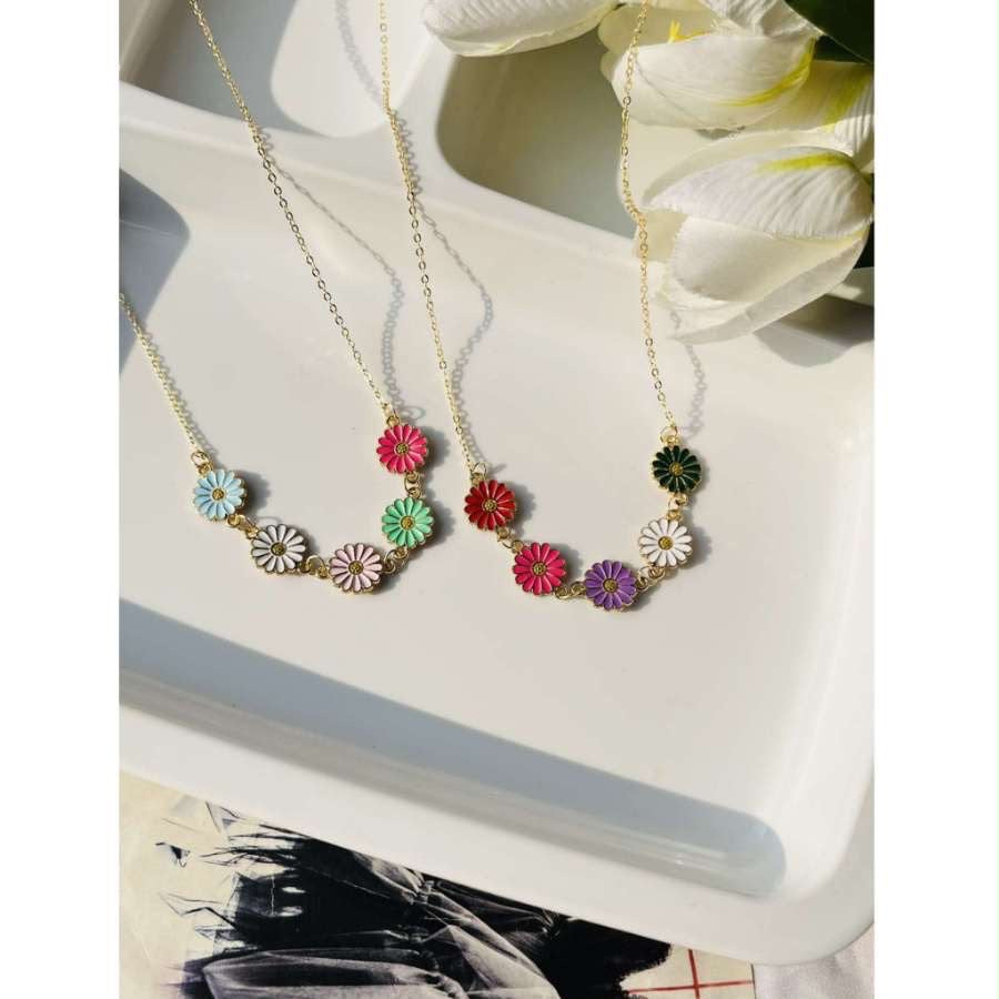 Daisy Necklace