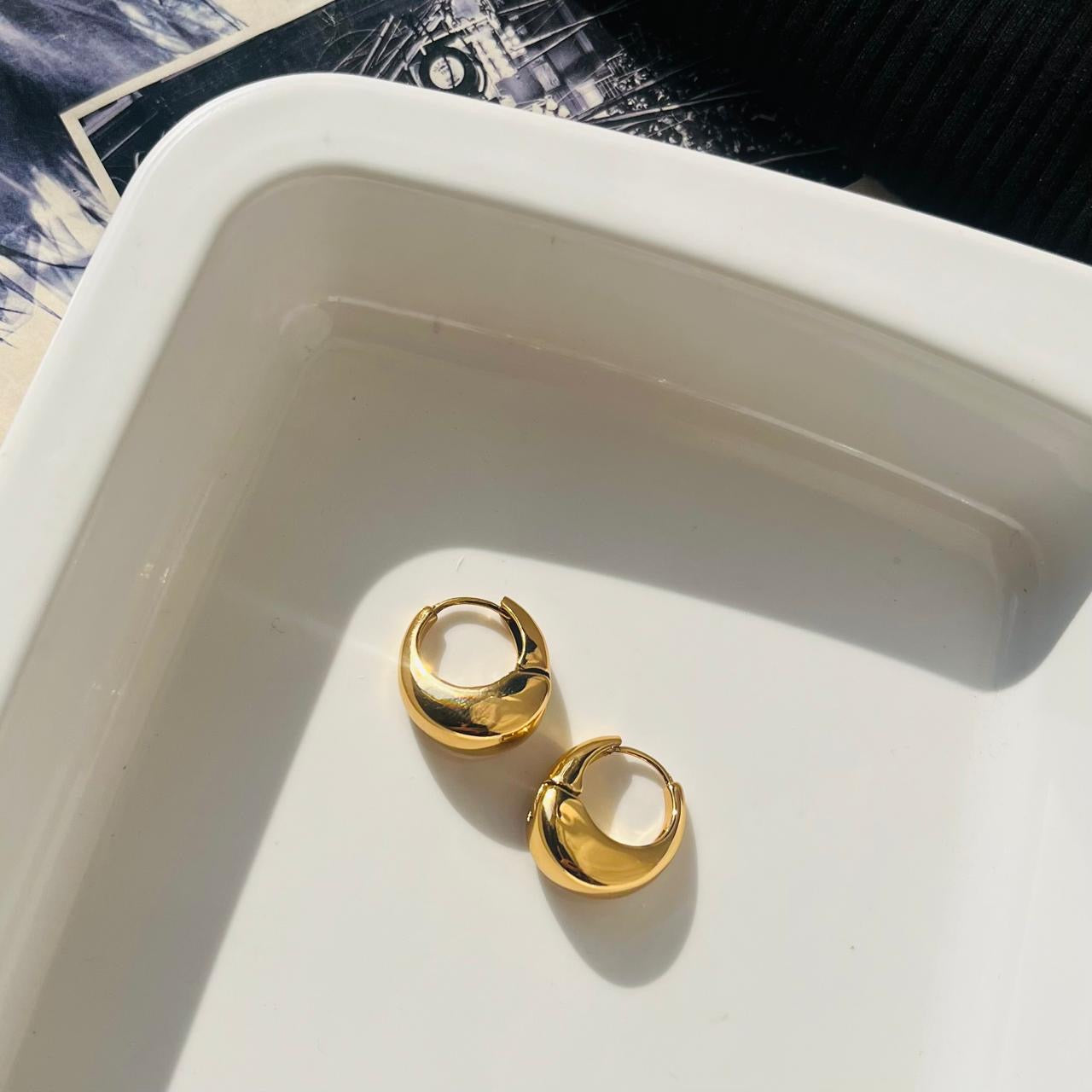 Evera Medium Sized Hoops