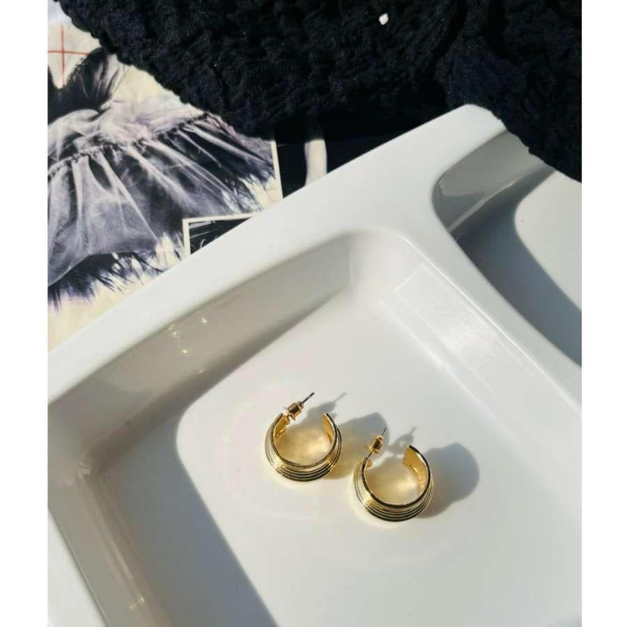 Avie Golden Thick Hoops