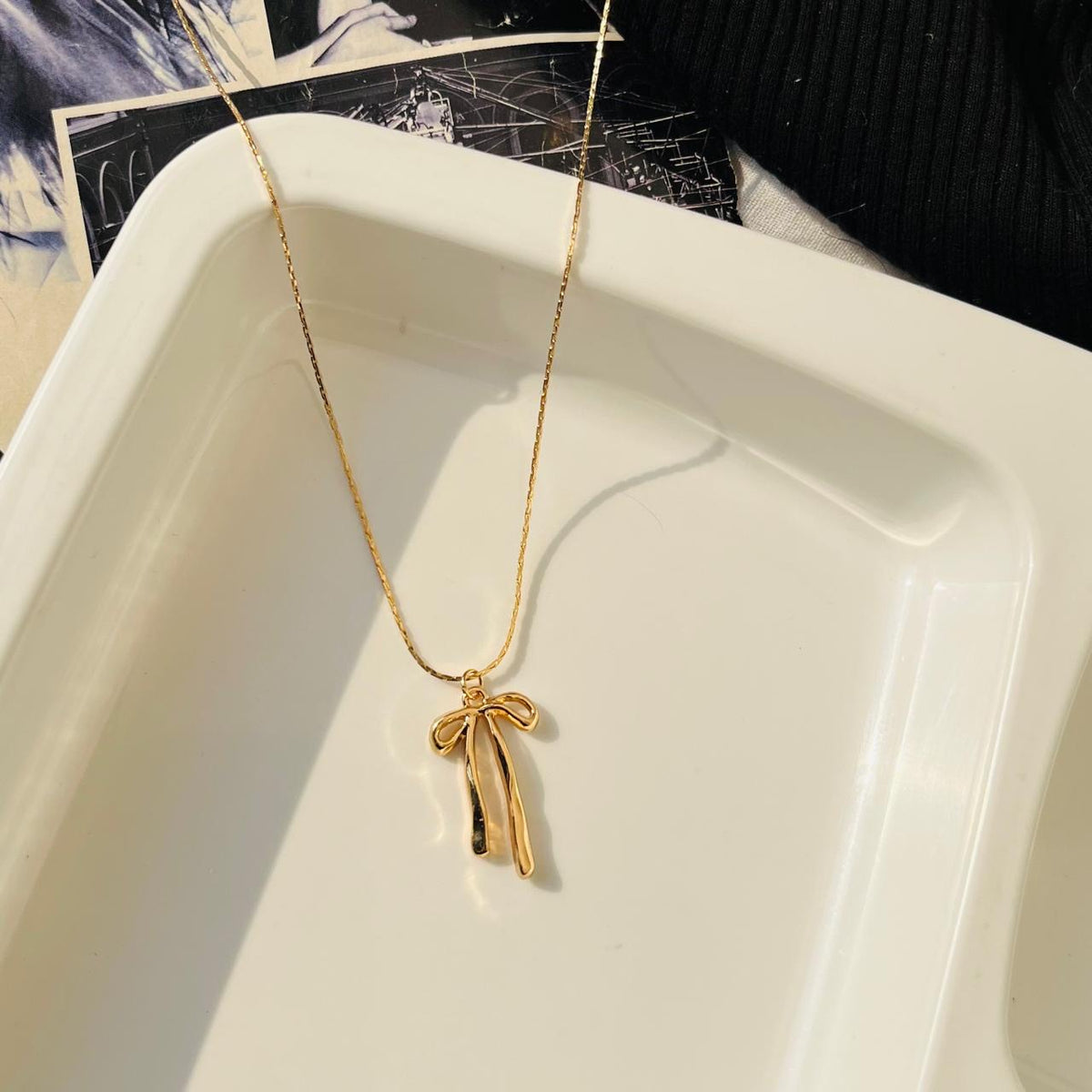 Bow Necklace