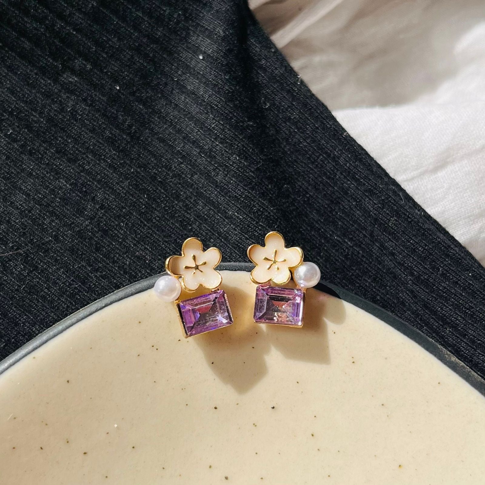 Dainty Lilac Earrings