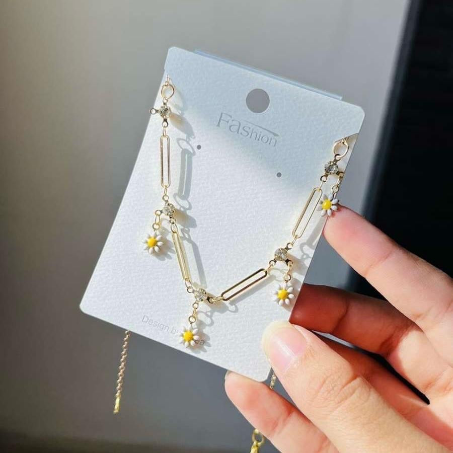 Daisy Necklace