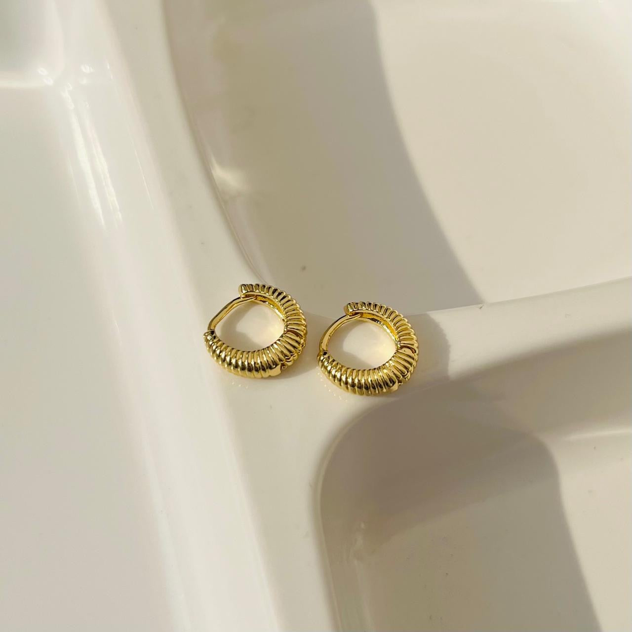 Fleur Small Hoops