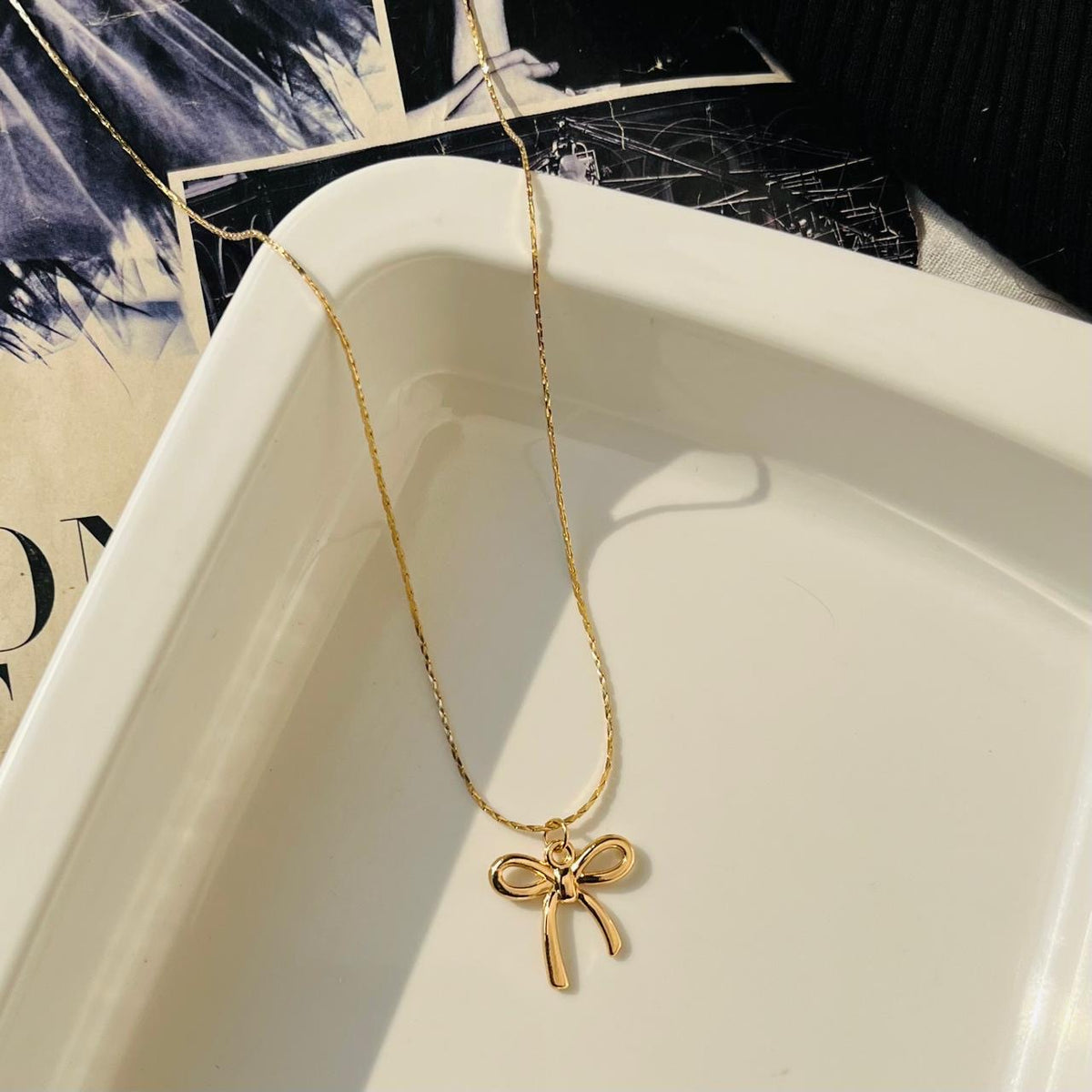 Bow Necklace