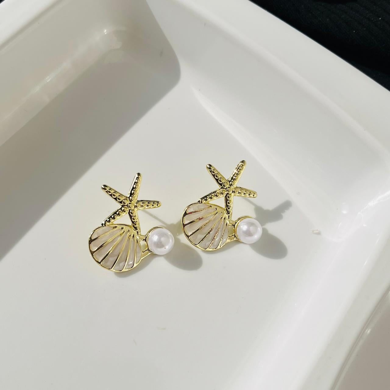 White Shell Pearl Earrings