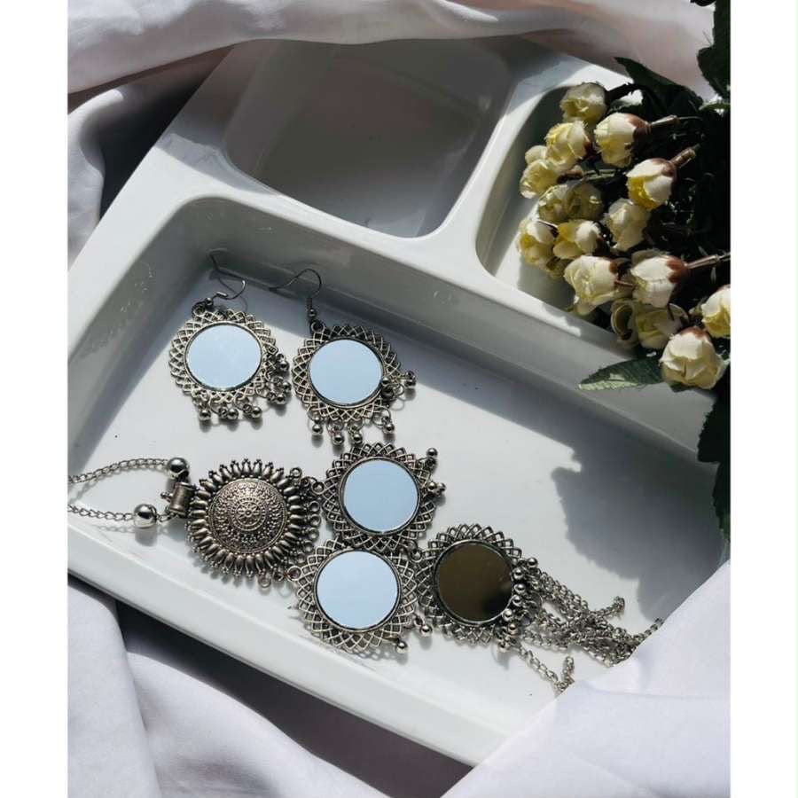 Bani Necklace Set
