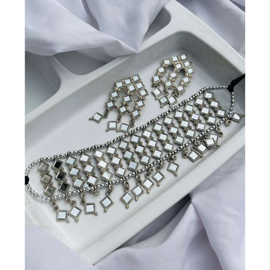 Gunjan Necklace Set