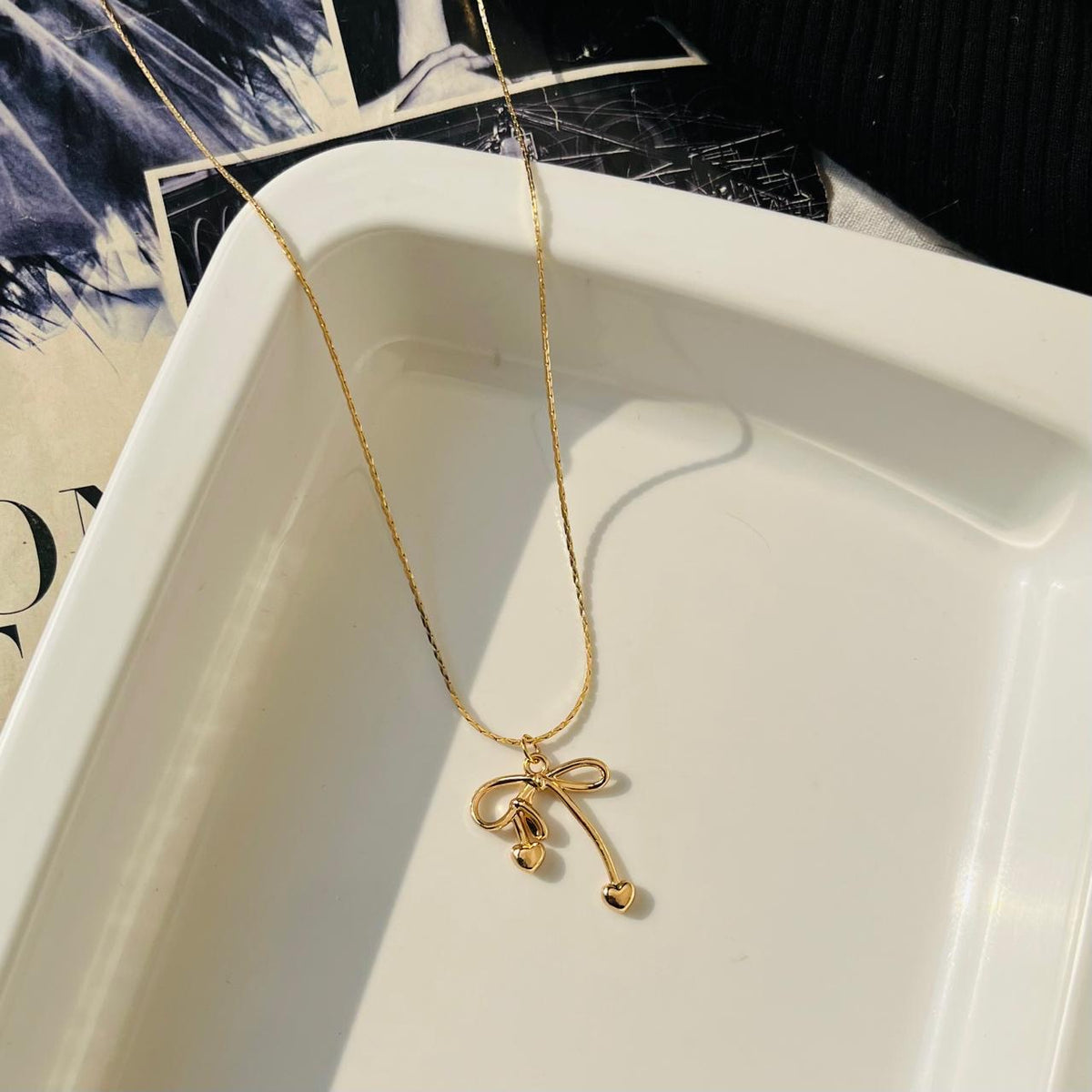 Bow Necklace
