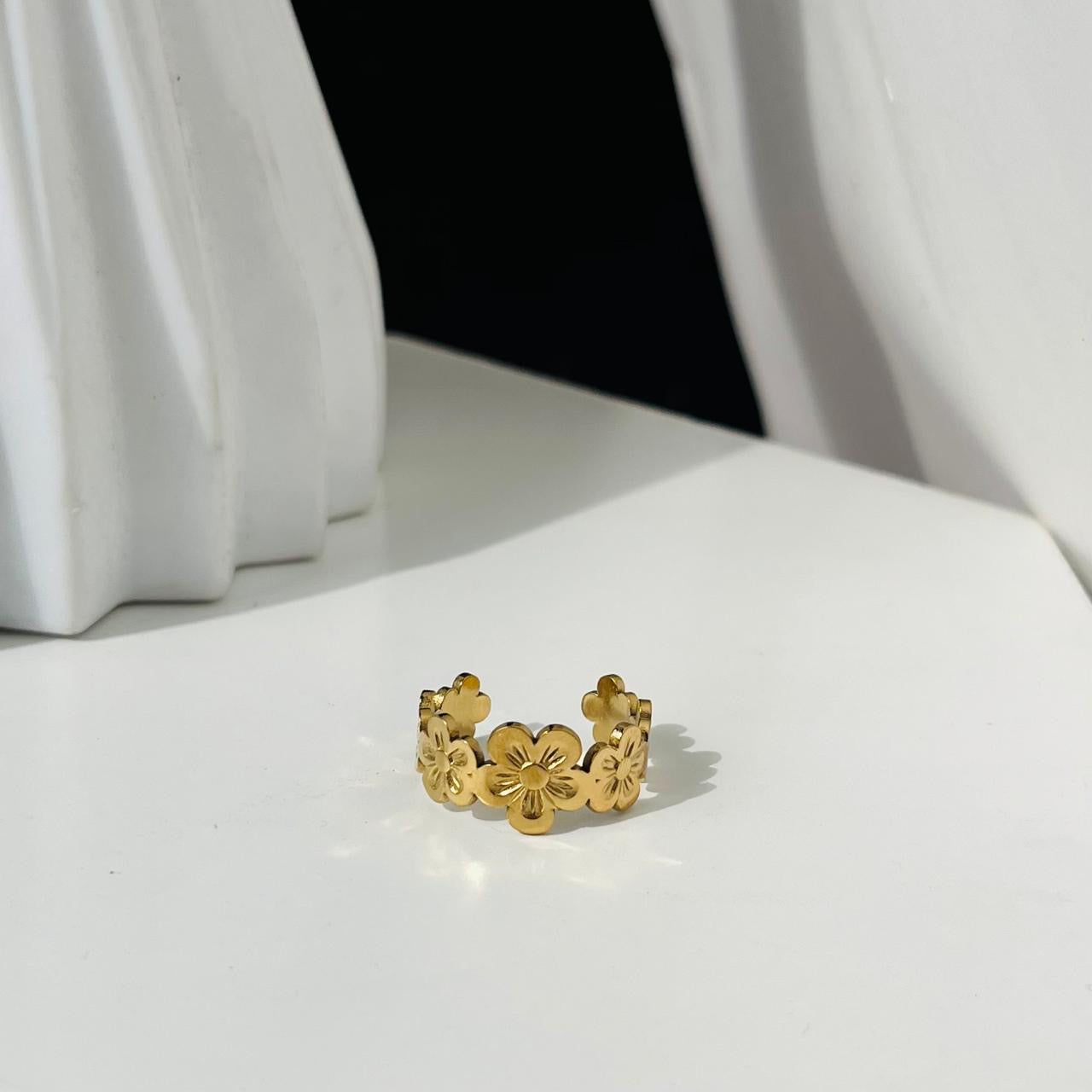 Adjustable Flower Ring ~ Anti Tarnish