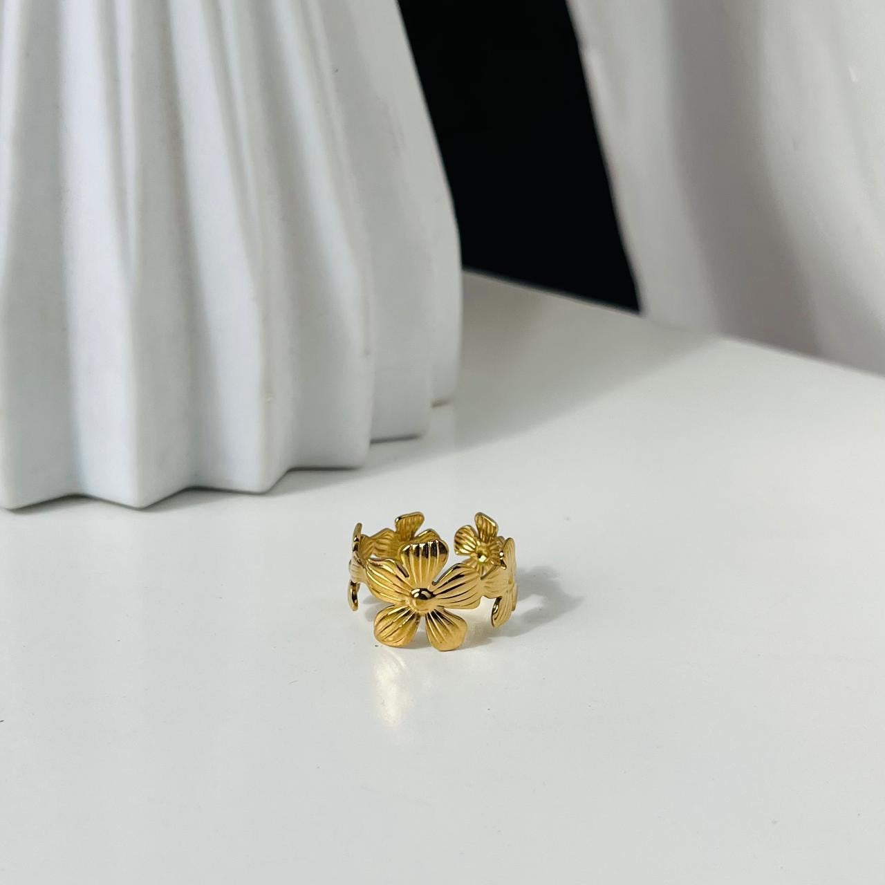 Adjustable Daisy Ring ~ Anti Tarnish