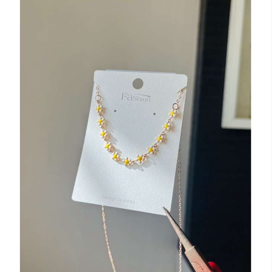 Daisy Necklace
