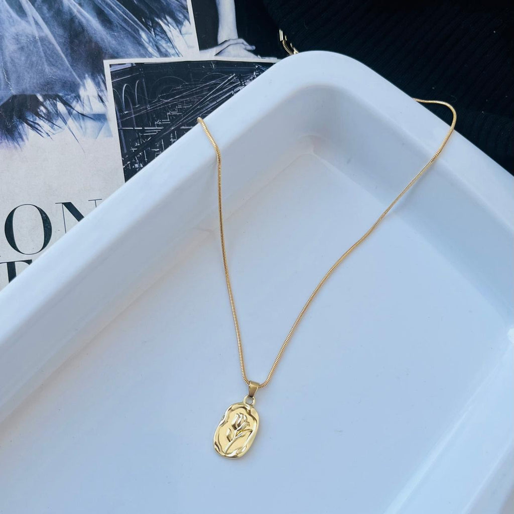 Tulip Necklace