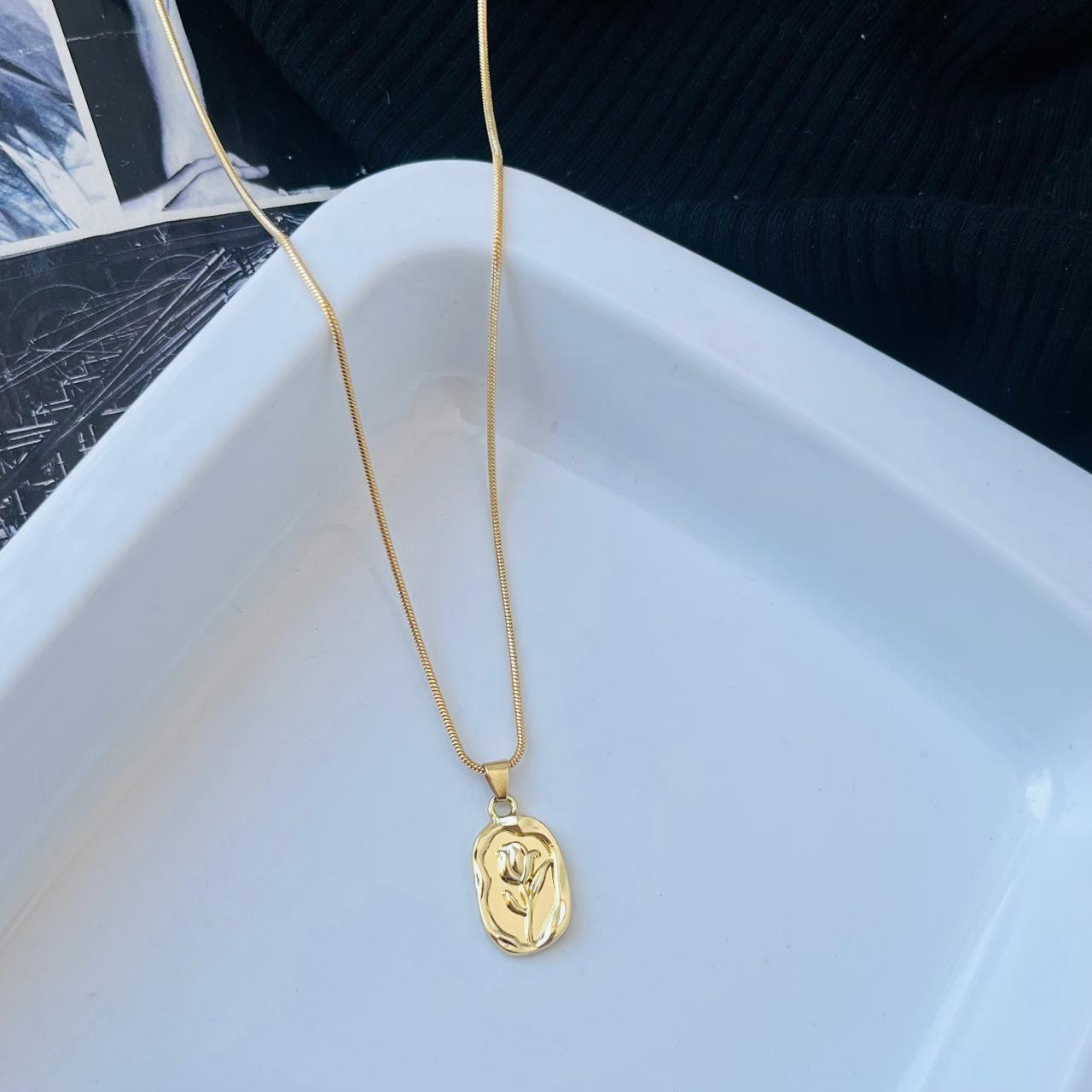 Tulip necklace