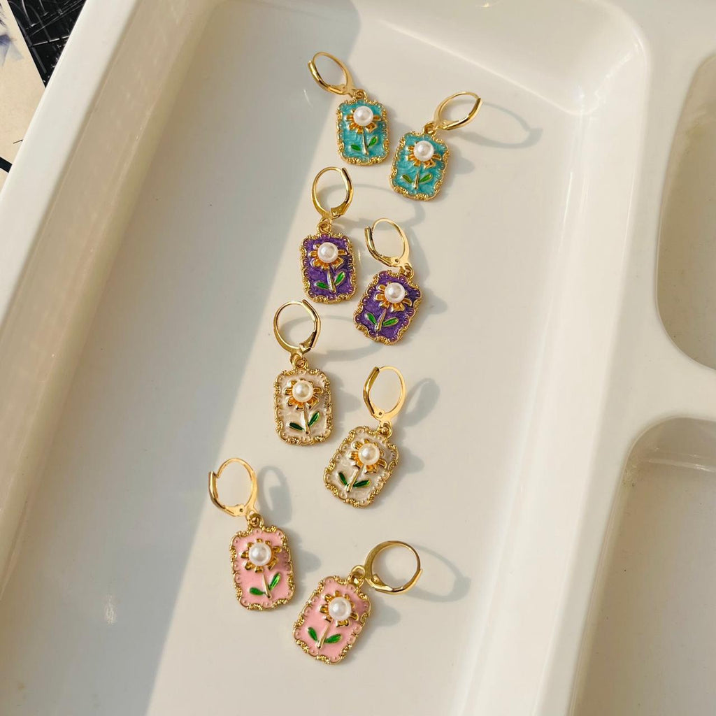 Tulip Pearl Earrings