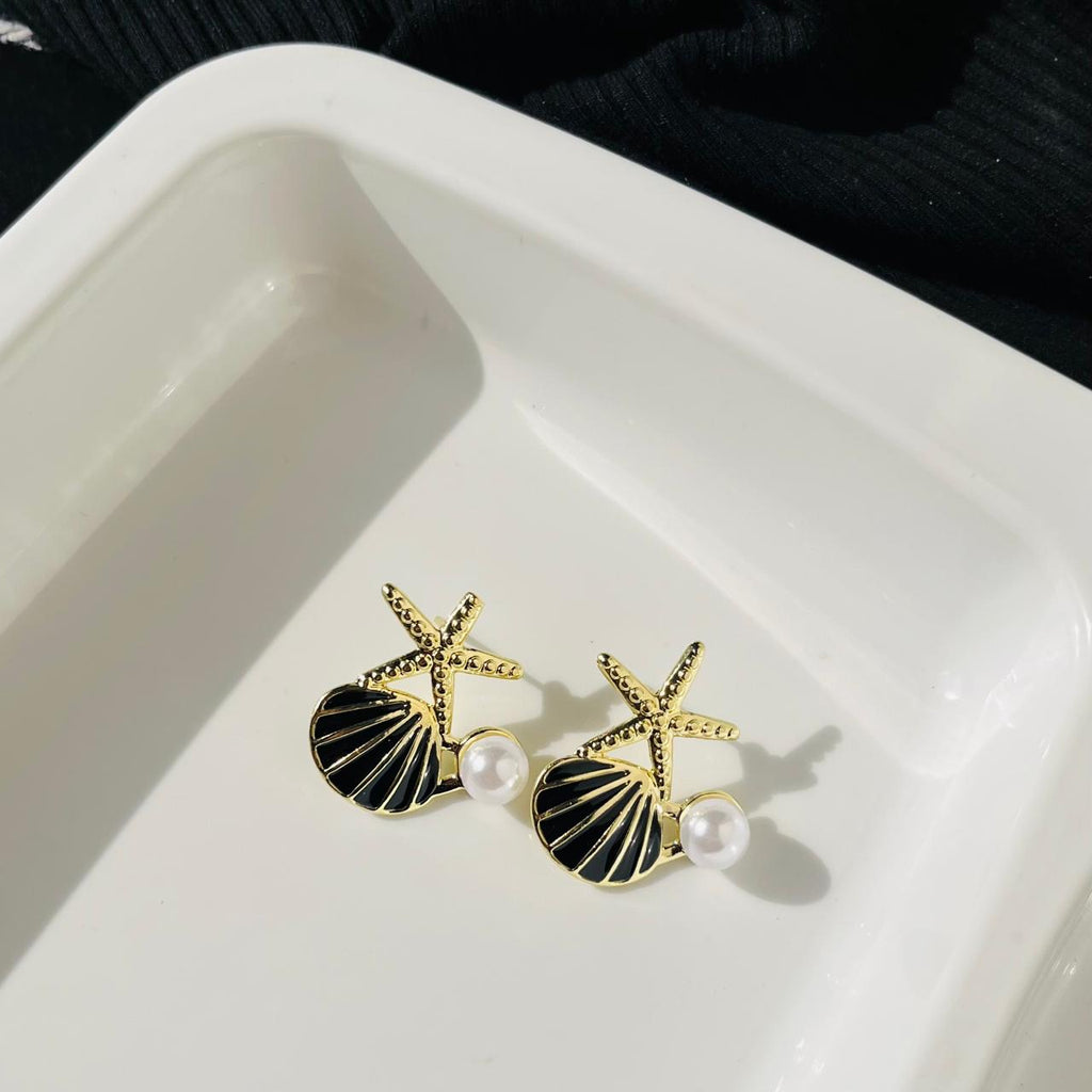 Black Shell Pearl Earrings
