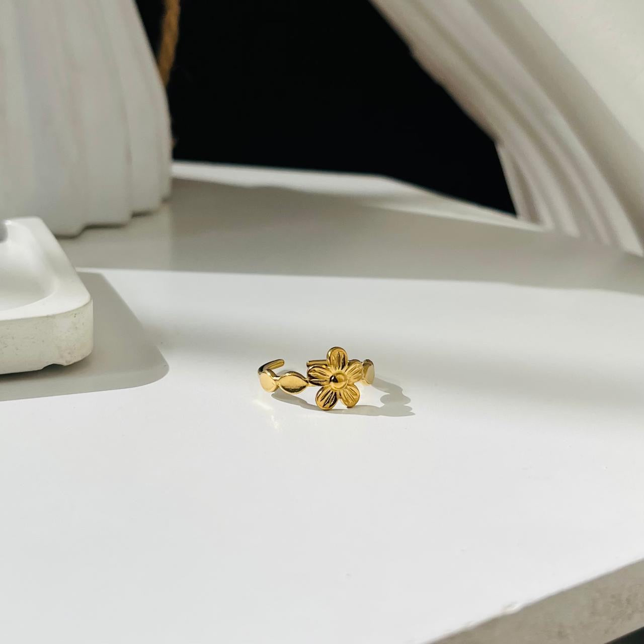 Flower Adjustable Ring ~ Anti Tarnish
