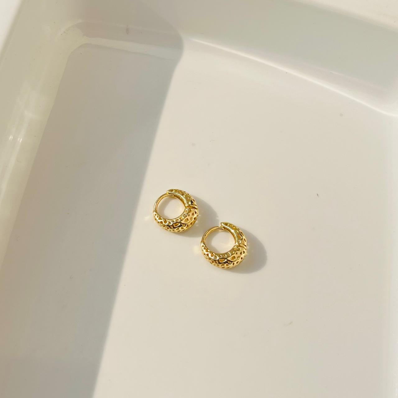 Lily Small Hoops