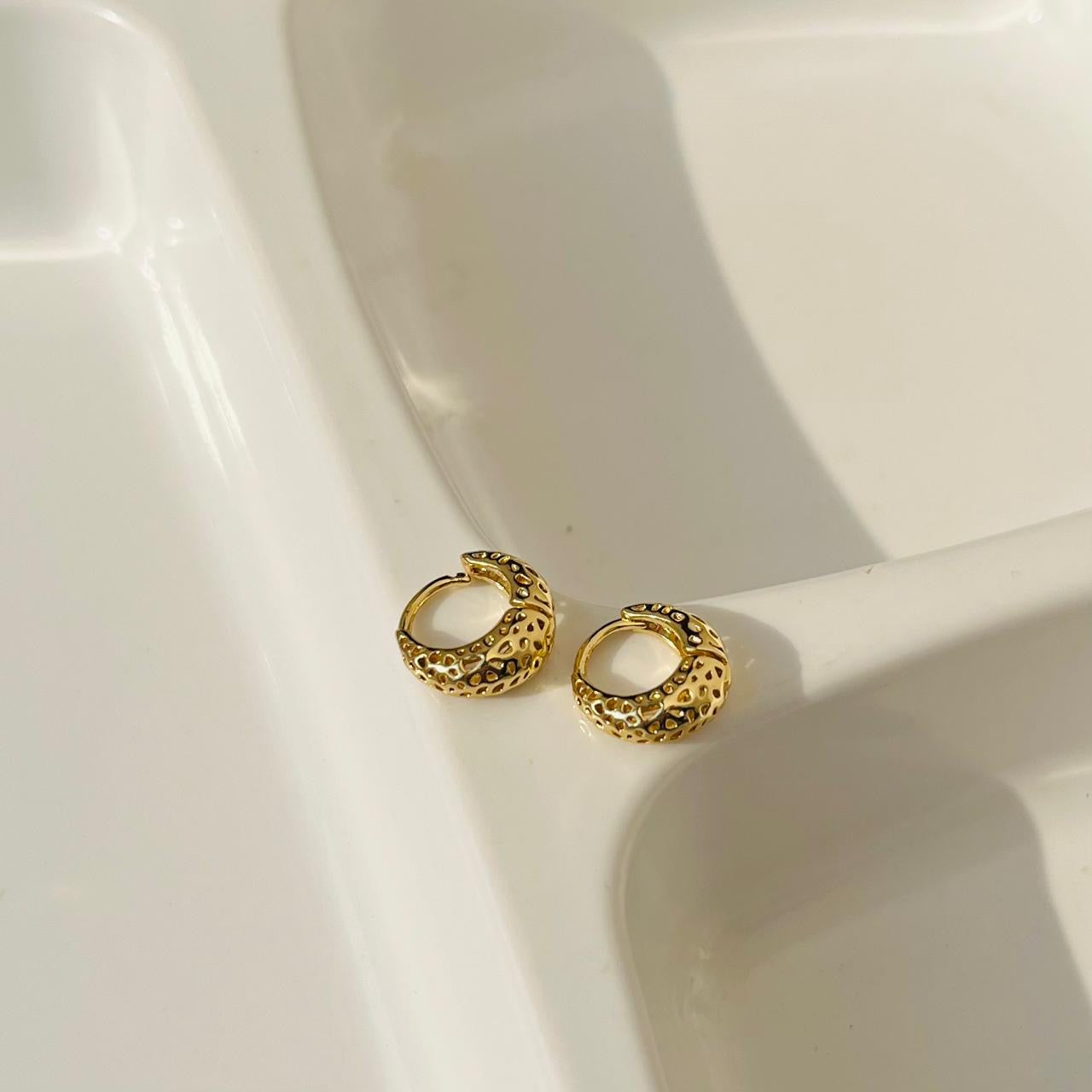 Lily Small Hoops