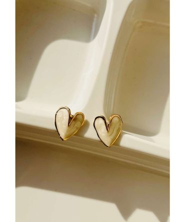 Milky Heart Earrings