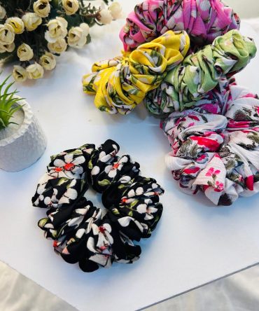 Daisy Scrunchies~ Medium