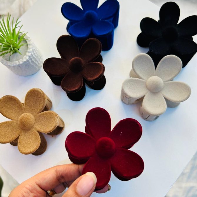 Daisy Premium Claws~ Large - Image 2
