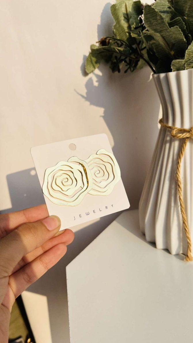 Golden Rose Earrings - Image 2