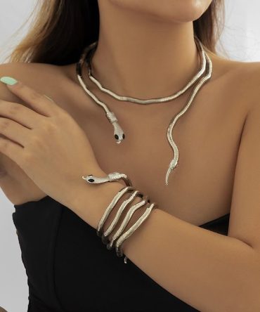 Bendy Snake Necklace~ Silver