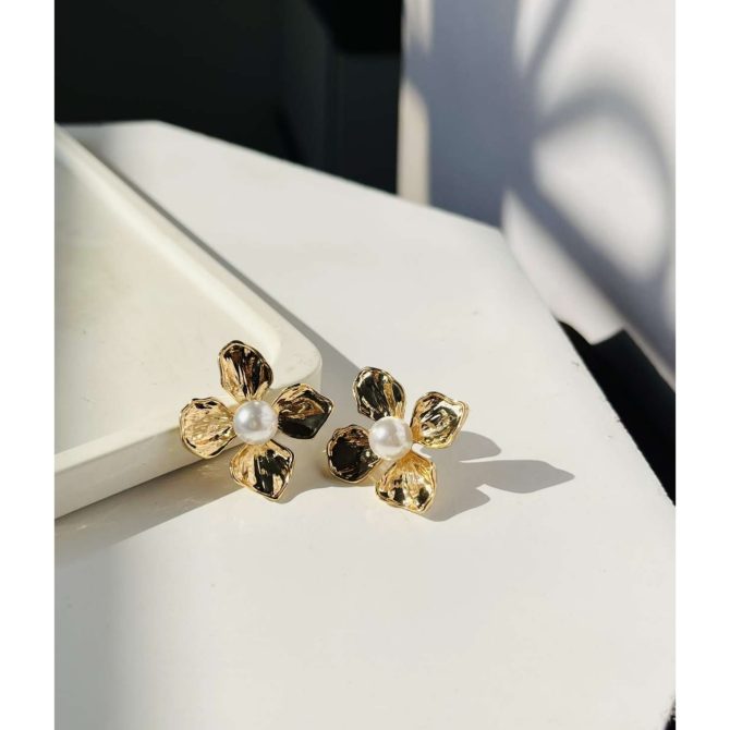 Lily Pearl Earrings