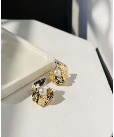Diana Pearl Earrings