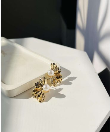 Lauren Pearl Earrings