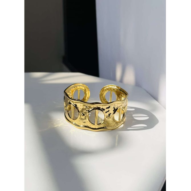 Chunky Circle Bangle~ Anti Tarnish