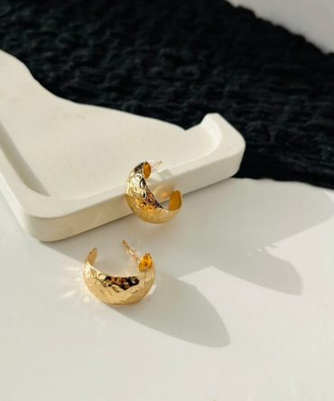Glossy Textured Hoops