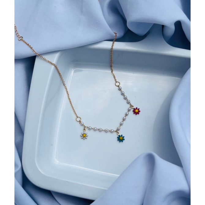 Floral Pearls Necklace