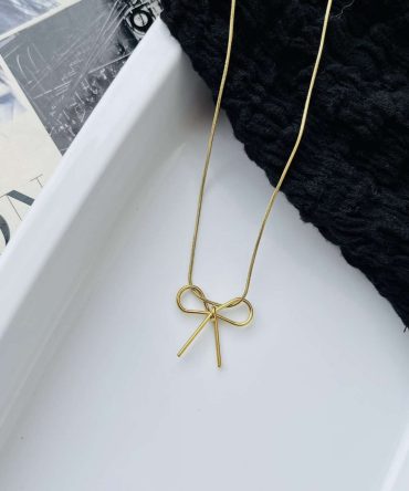 Sleek Bow Necklace~ Anti Tarnish