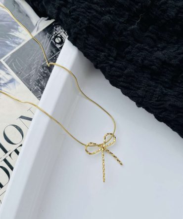 Textured Bow Necklace~ Anti Tarnish