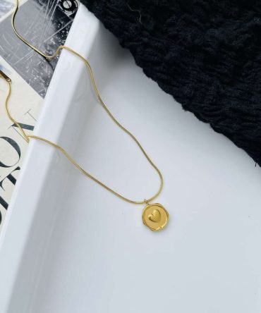 Chic Heart Necklace~ Anti Tarnish