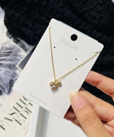 Minimalist Diamond Heart Necklace~ Anti Tarnish