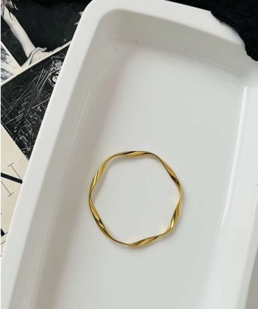 Golden Twisted Bangle~ Anti Tarnish