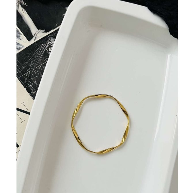 Golden Twisted Bangle~ Anti Tarnish