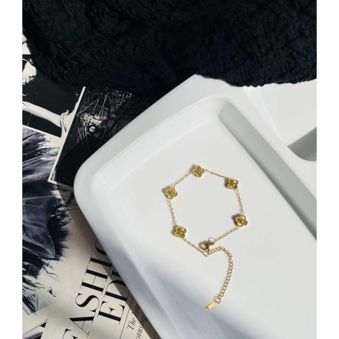 Clover Bracelet~ Anti Tarnish